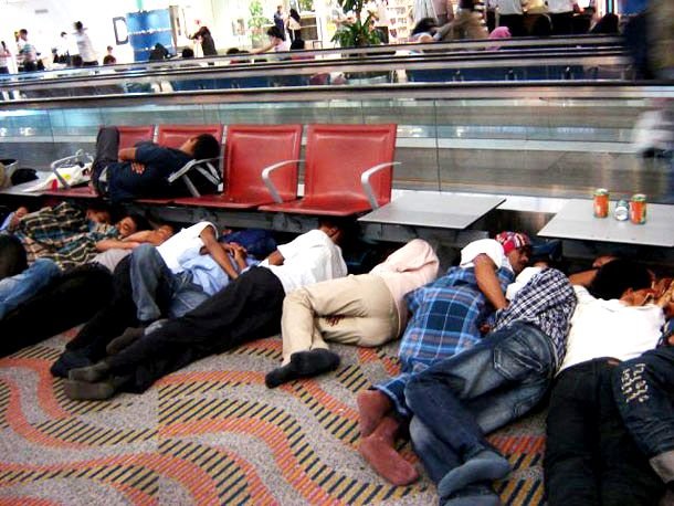 Awkward_Sleeping_Positions_Of_People_7