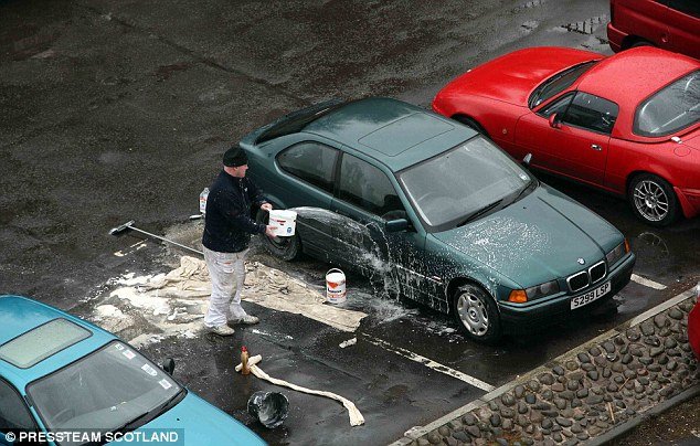 article-2292807-18A06D71000005DC-969_634x404