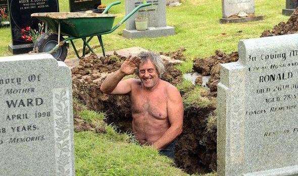grave-digger-photo-u1