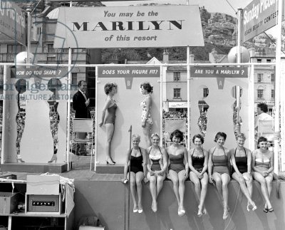 marilyn-monroe-look-a-like-competition-at-hastings-15th-july-1958-via-brideman-art