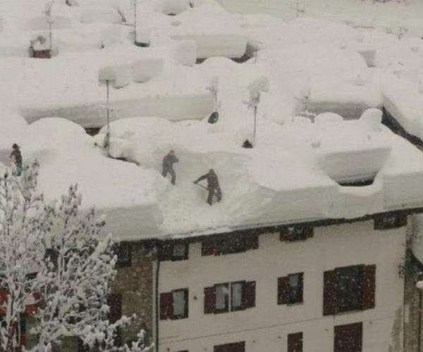 roof-shoveler-photo-u1