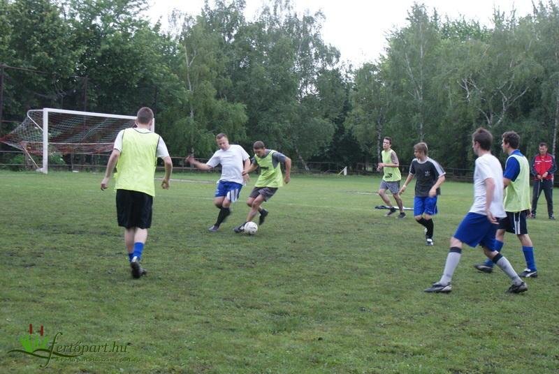 petohazi_falunap_2012_-_csaladi_labdarugas_15