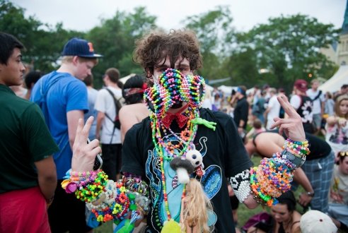 392_mu__NorthcoastCrazyOutfits09_0