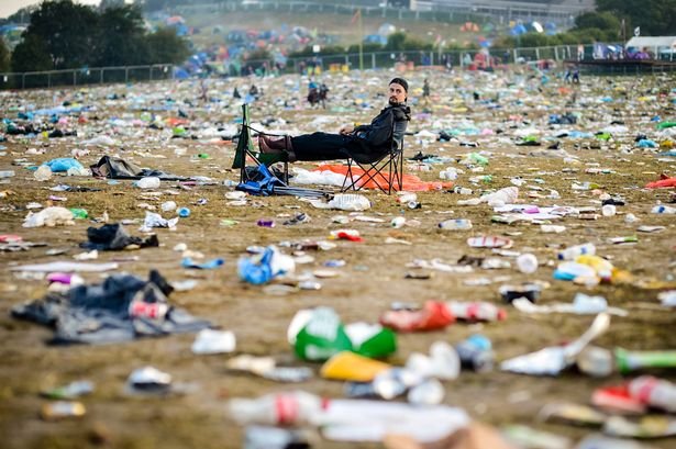 Glastonbury-clean-up-2015