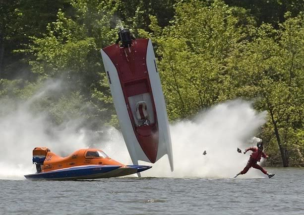 drag-boat-crash_672419n-1