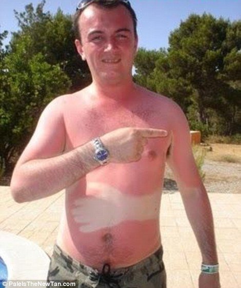 article-2127532-1287C224000005DC-727_470x563