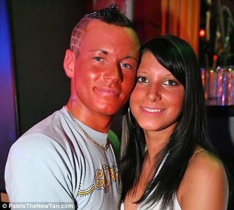 article-2127532-1287C2E0000005DC-632_470x423