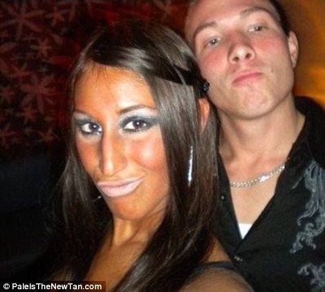 article-2127532-1287C2EC000005DC-106_470x423