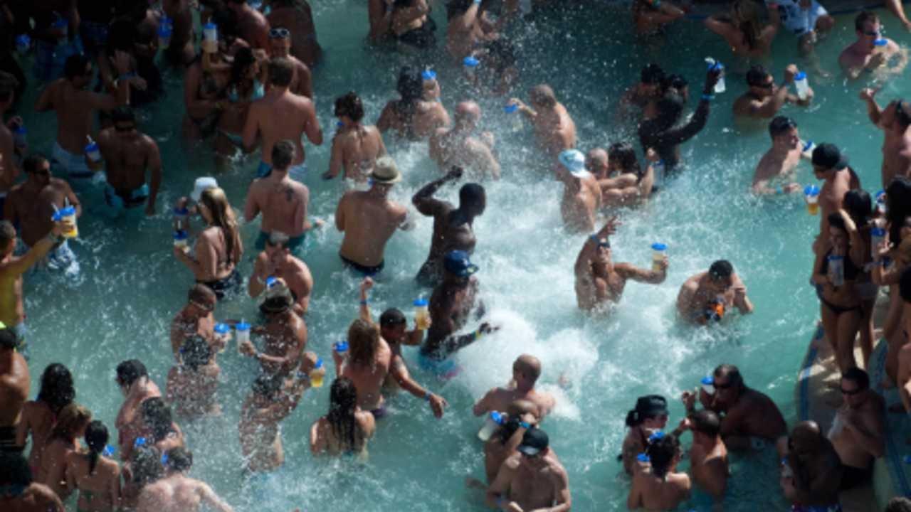 evecelebparty1feature_png