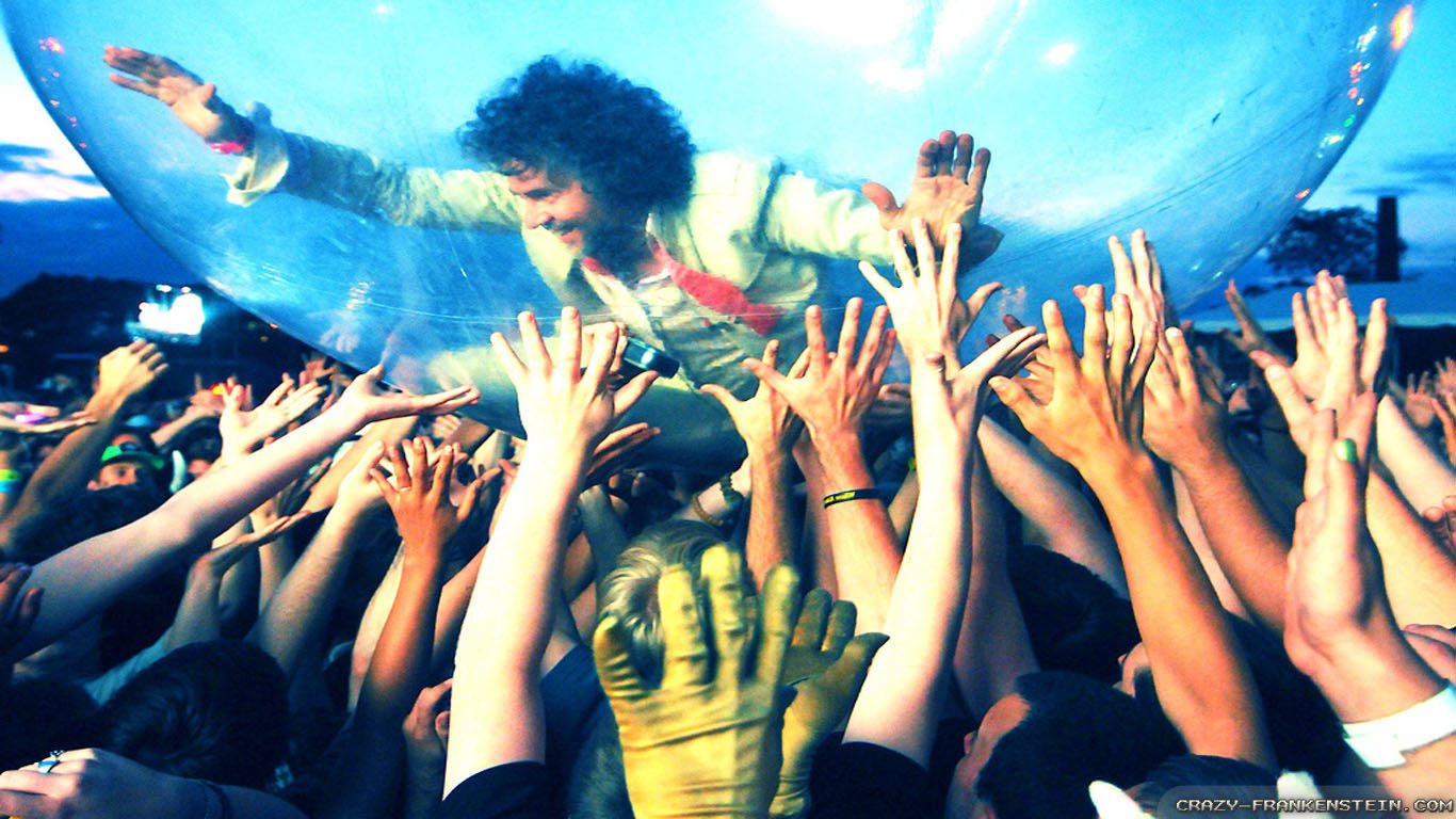 flaming-moment-summer-party-wallpapers-1366x768