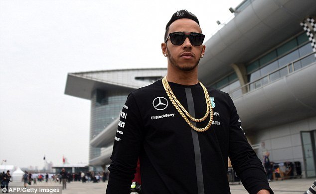 276482F600000578-3031782-image-m-140_1428572505419