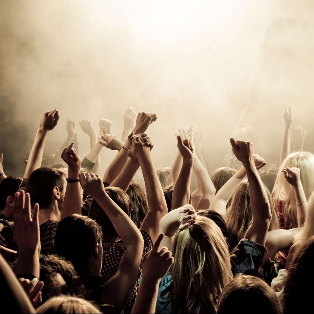 can-t-see-anything-but-people-s-backs-photo-u1