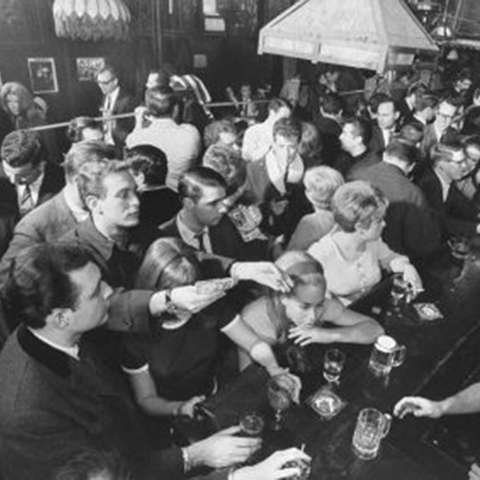 fighting-for-place-at-bar-photo-u1
