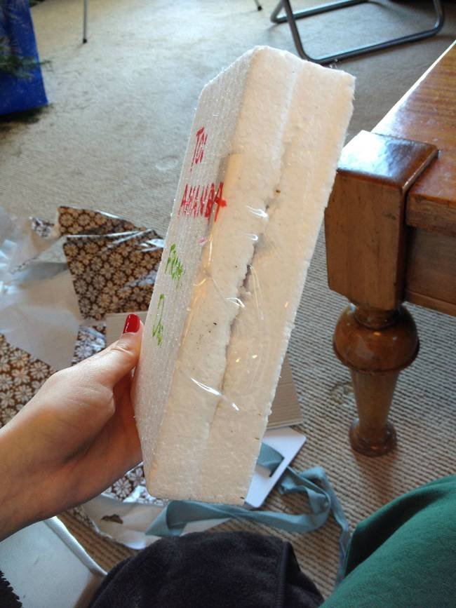 gift-wrapping-fails-styrofoam
