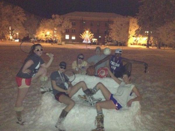 funny-friends-party-in-snowfall