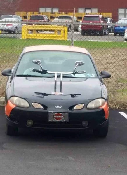 its-amazing-what-you-can-see-while-youre-commuting-20