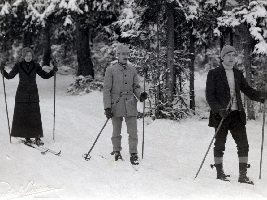 skiing-in-storvik-in-gstrikland-about-1905