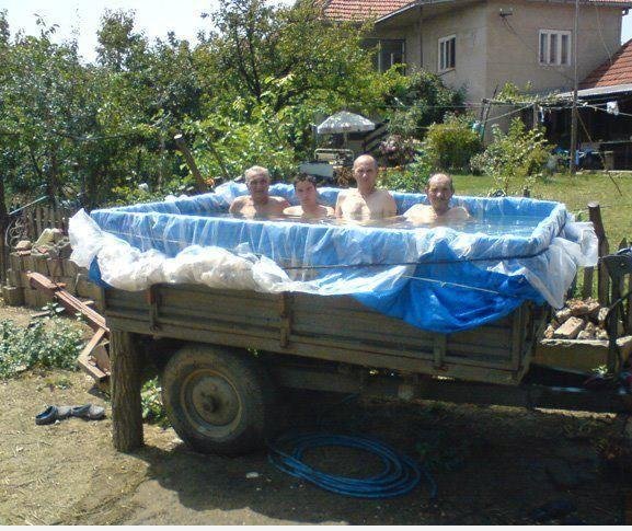 a_aaa-Funniest-swimming-pool-ever